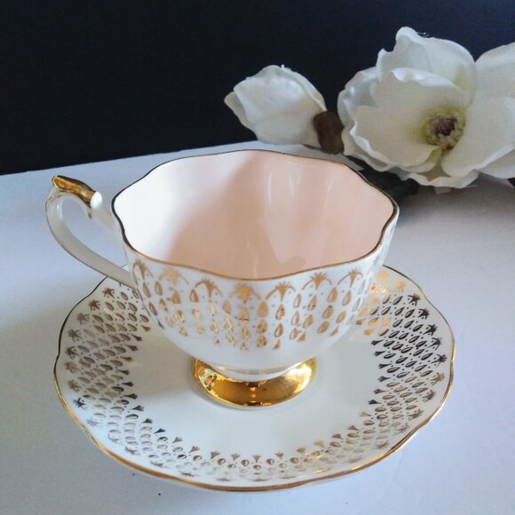 Queen Anne Bone China Tea Cup Pink Gold - Picture 3 of 16